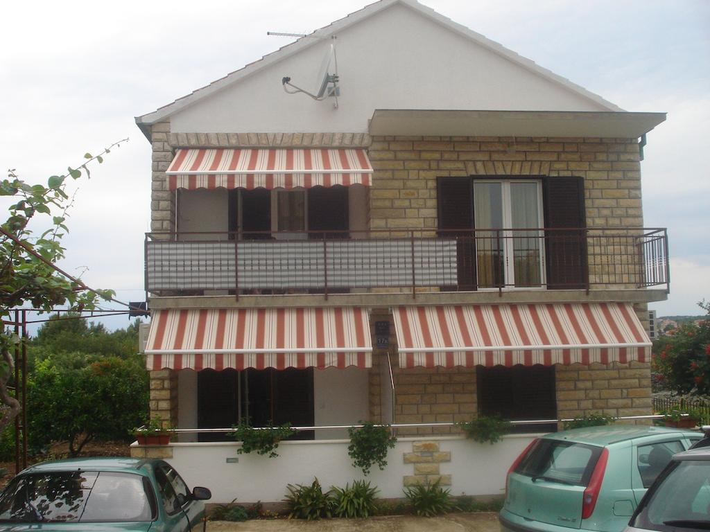 Apartments Dalmacija 罗戈兹尼察 客房 照片