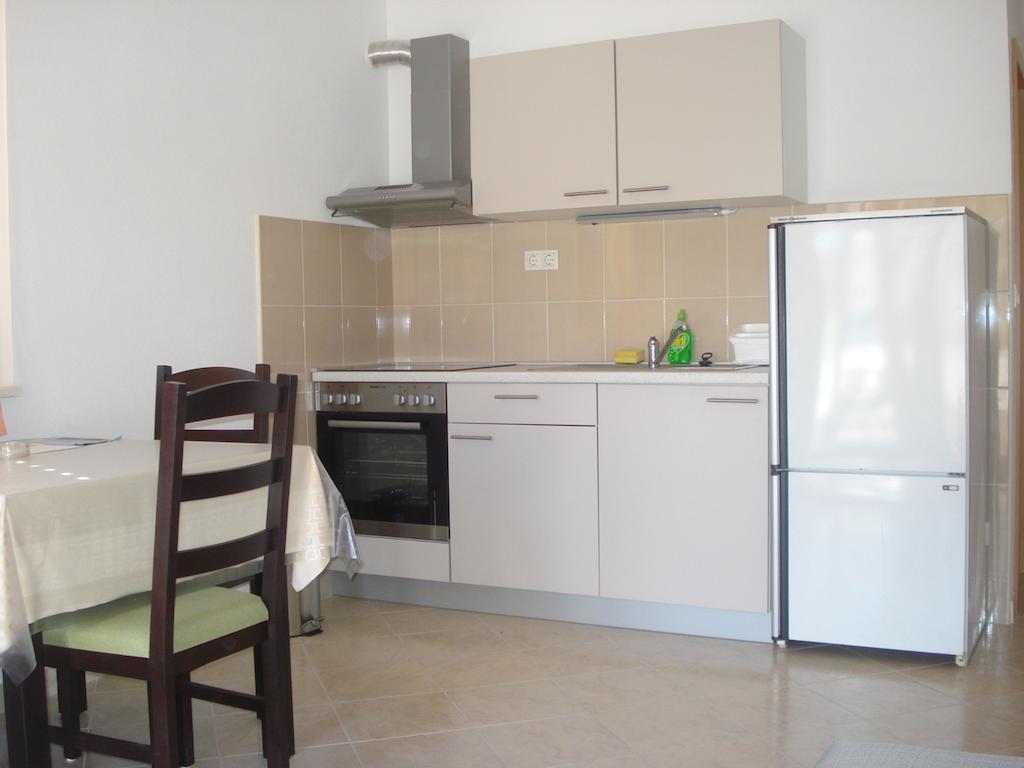 Apartments Dalmacija 罗戈兹尼察 客房 照片