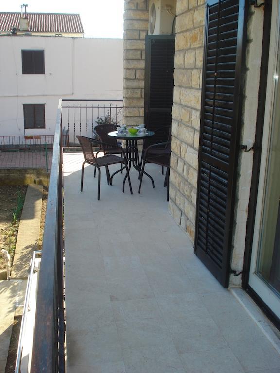 Apartments Dalmacija 罗戈兹尼察 客房 照片