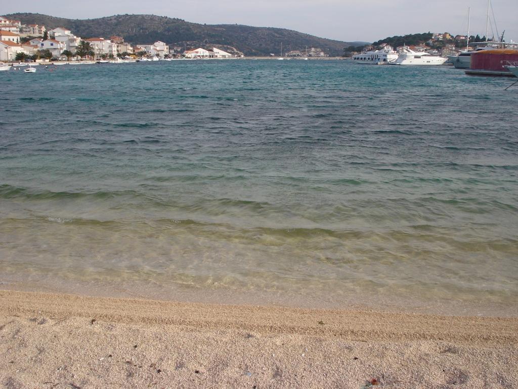 Apartments Dalmacija 罗戈兹尼察 外观 照片
