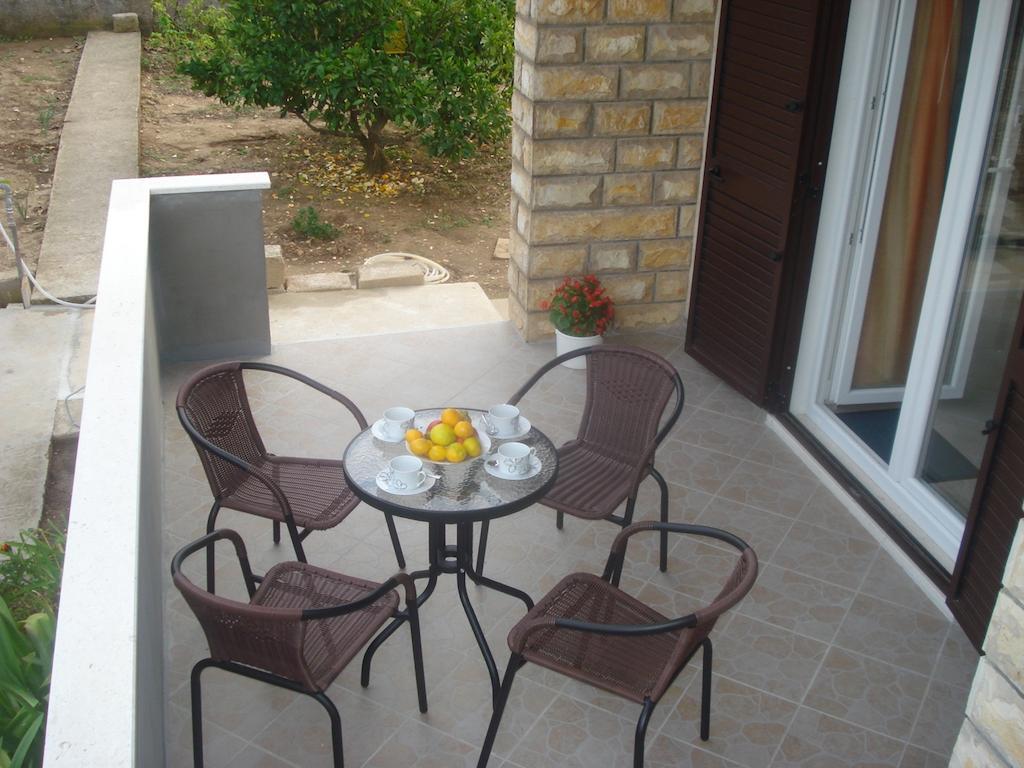 Apartments Dalmacija 罗戈兹尼察 客房 照片